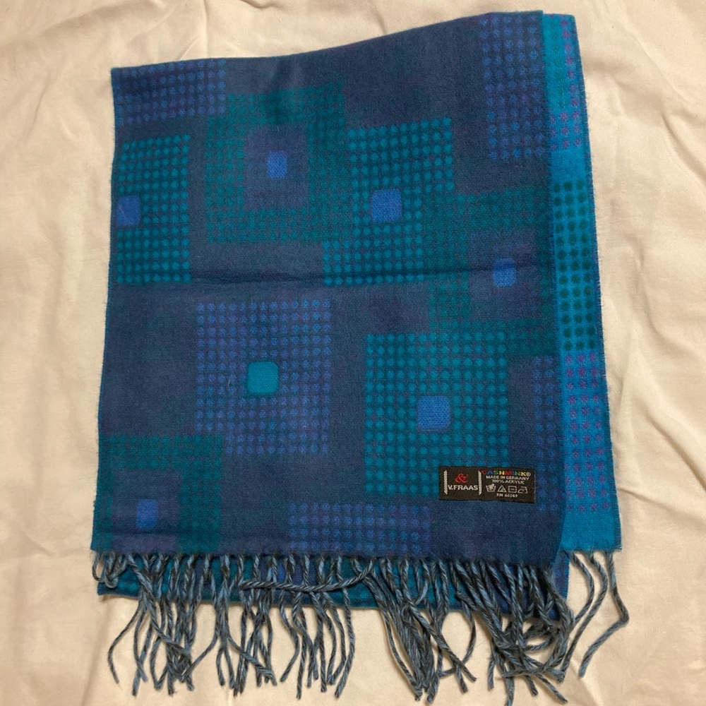 FRAAS unisex Cashmink scarf hypoallergenic water repellent